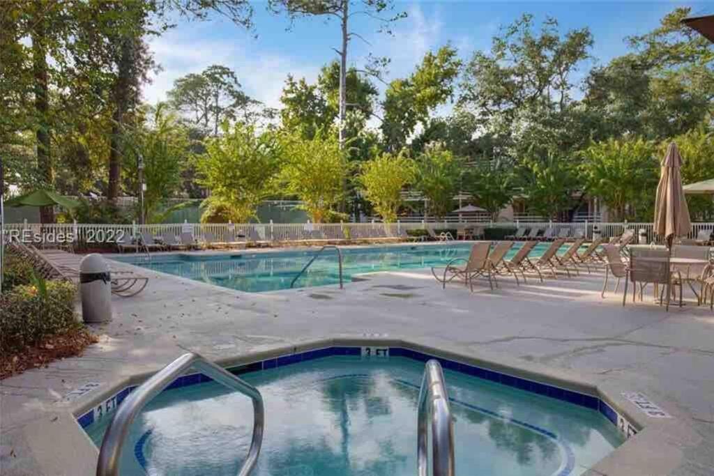 Cute 2 Bedroom, 2 Bath Condo At Folly Field Beach Hilton Head Island Esterno foto