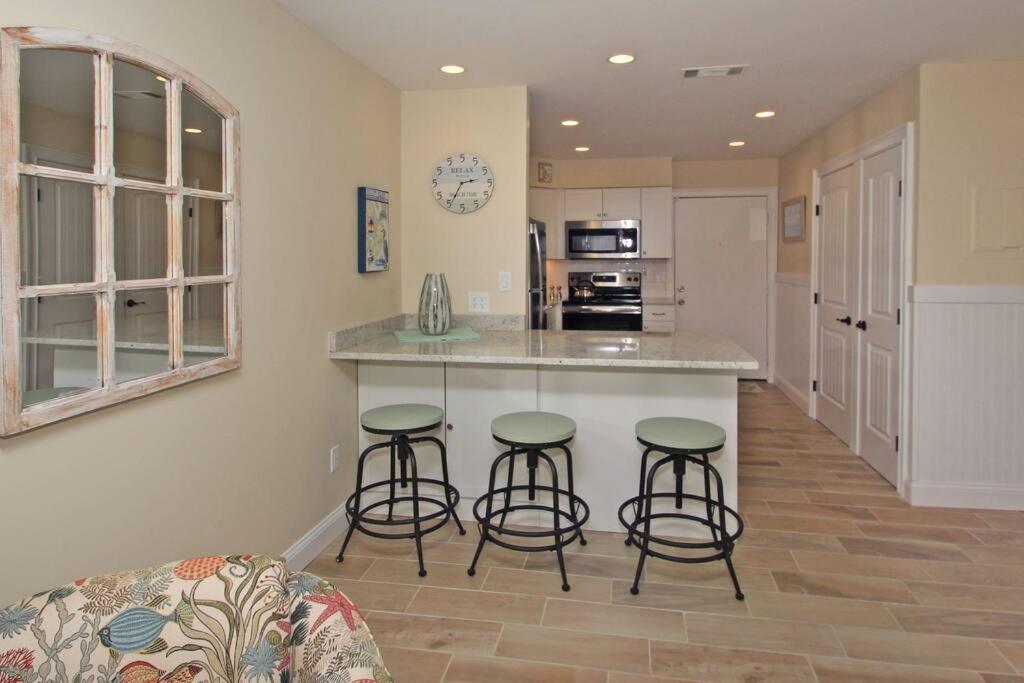Cute 2 Bedroom, 2 Bath Condo At Folly Field Beach Hilton Head Island Esterno foto